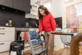 Čištění polstrování dětské jídelní židličky tepovačem Kärcher SE 4 Plus